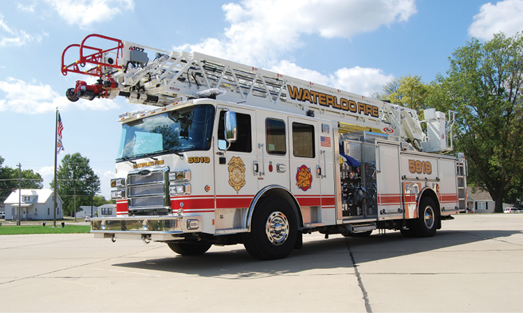 Global delivered this Pierce Ascendant 107 quint on an Enforcer chassis to the Waterloo (IL) Fire Protection District.