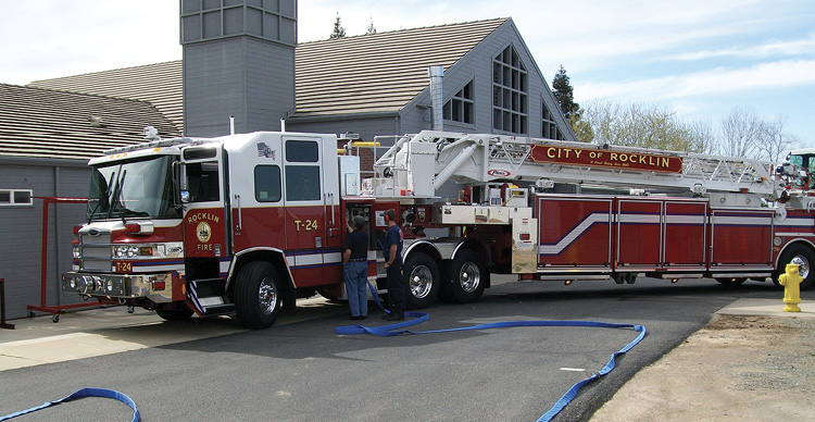 The Rocklin (CA) Fire Department has a TRI-MAX 70 CAF system mounted on its Pierce TDA.