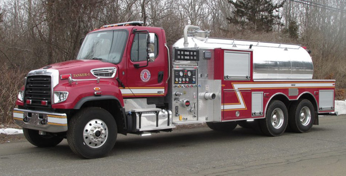 Firovac—Worthington (MA) Fire Department Hawk model QP vacuum tanker. 